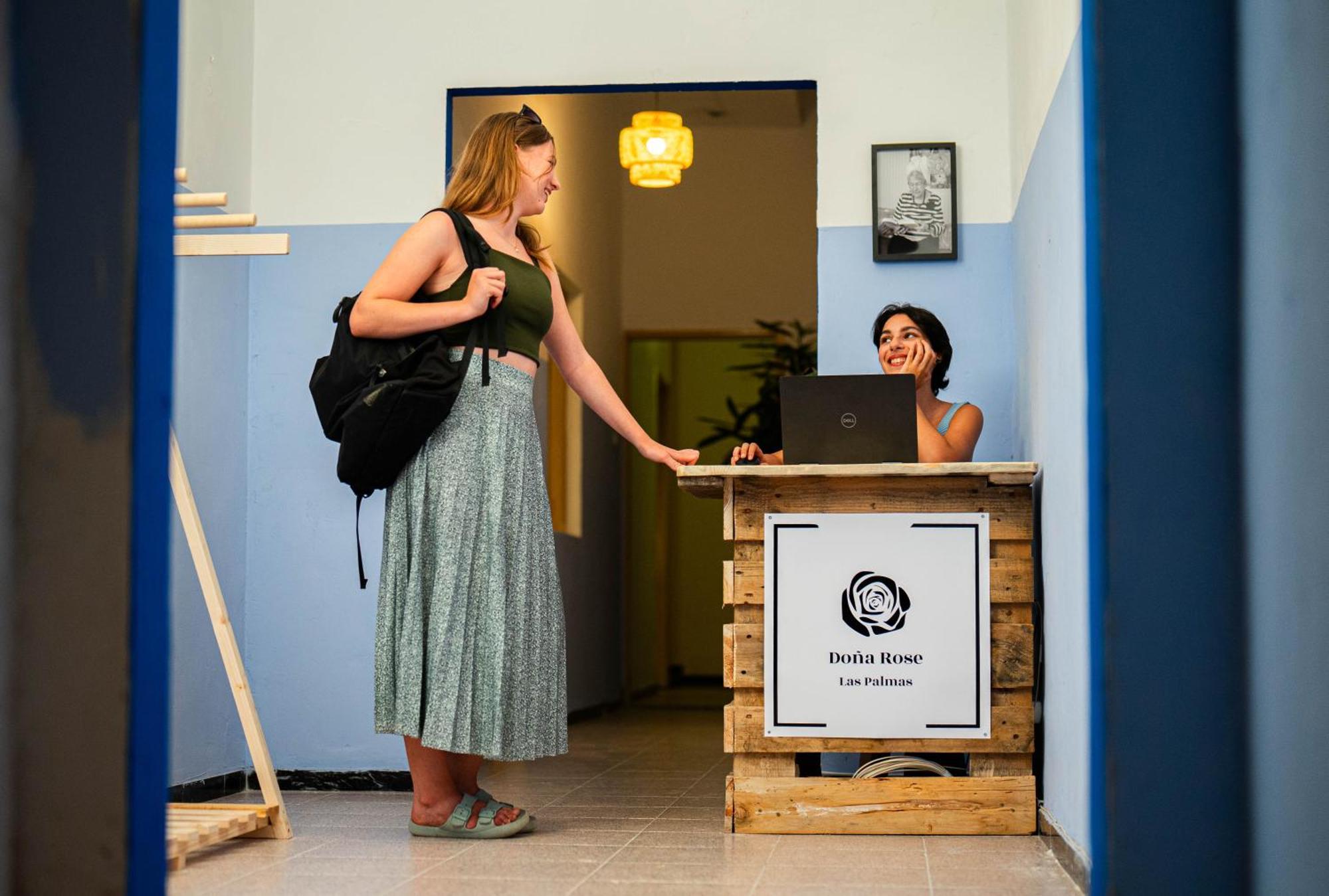 Dona Rose Surf Hostel Лас-Пальмас-де-Гран-Канария Экстерьер фото