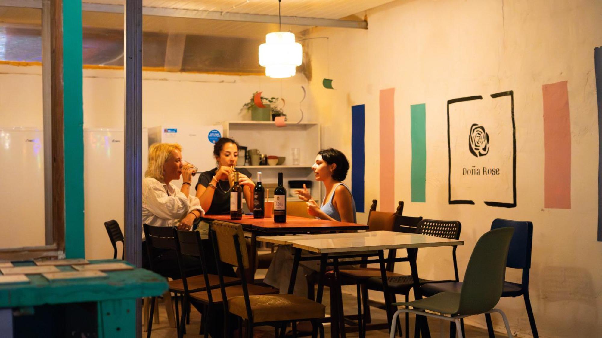 Dona Rose Surf Hostel Лас-Пальмас-де-Гран-Канария Экстерьер фото